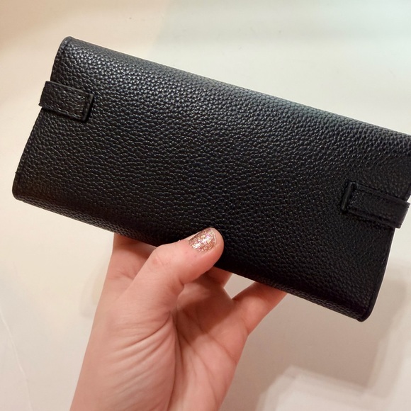 Chic Black Wallet with Gold Accent - Picture 2 of 4